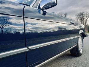 Mercedes-Benz 560 SL 1986 года  (NA)
